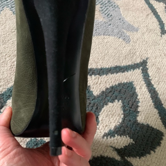 Giuseppe Zanotti sexy booties.  Heavy duty gold zippers. Beautiful olive green - Picture 7 of 11